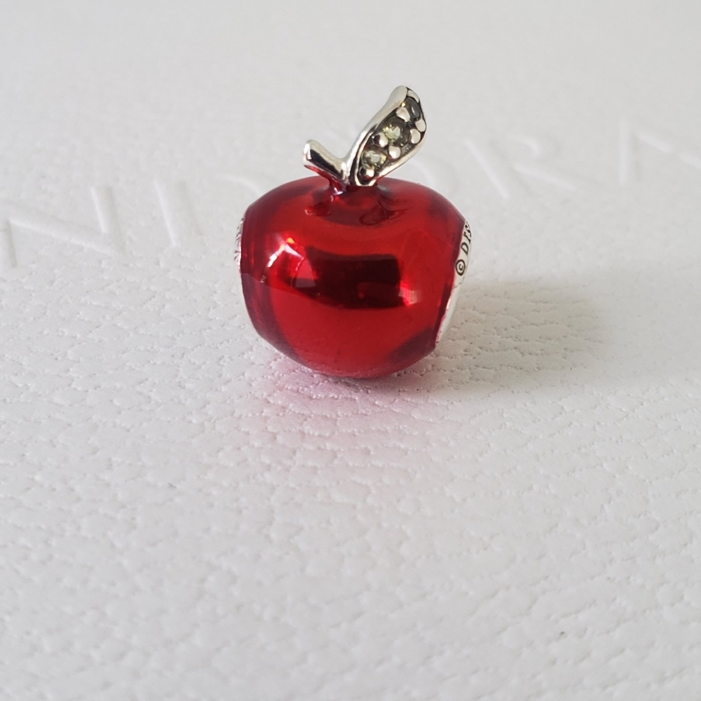 💫Authentic Pandora ⭐️RETIRED⭐️ DISNEY SNOW WHITE CHARM